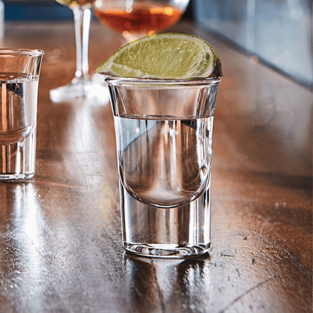 ЧАШИ ЗА ТЕКИЛА И ШОТ