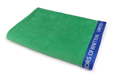 Плажна кърпа 90 х 160 см Rainbow - зелен цвят, United Colors of Benetton