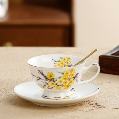 Порцеланова чаша с чинийка и лъжичка за кафе и чай 250 мл, Жълта Пролет