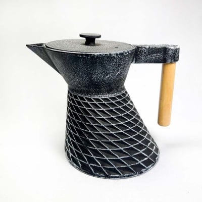 Чугунен чайник 800 мл с цедка Jidosha JA, цвят черно и бяло, Ja-Unendlich Германия