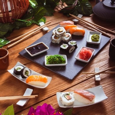 Комплект за суши за 4 човека, 15 части SUSHI, HOMLA Полша