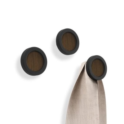 Комплект от 3 бр закачалки HUB, цвят черен / орех, UMBRA Канада