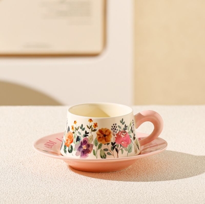 Порцеланова чаша с чинийка за кафе и чай 300 мл, Нежно розово