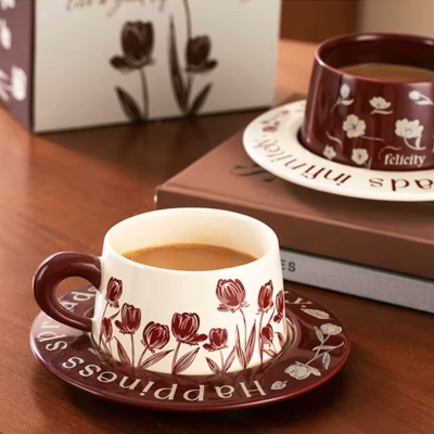 Порцеланова чаша с чинийка за кафе и чай 300 мл, Flowers love tulips