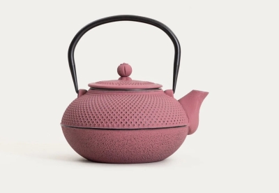 Чугунен чайник с цедка 1.5 литра Andreas, розов цвят, HOMLA Полша