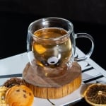 Двустенна чаша за чай 250 мл с дръжка и декор