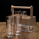 Комплект 8 чаши за ракия 50 мл с дървена стойка TIKKIE, HOMLA Полша