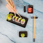 Комплект за суши за 2 човека - 7 части SUSHI, черен цвят, HOMLA Полша