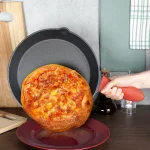 чугунен тиган със силиконова ръкохватка