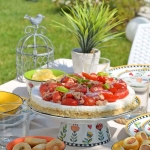 Порцеланова поставка/стойка за торта 19 x 19 см Cocorico - жълта, Egan Италия