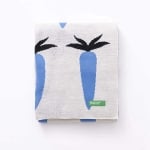 Одеяло 140 х1 90 см светлосив цвят със сини моркови United Colors of Benetton