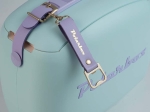 Елегантен кожен ключодържател Polarbox с практична отварачка за бутилки в лилаво
