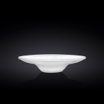 бяла чиния за паста с релеф