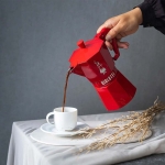 Кафеварка за 6 чаши Moka Exclusive, червена, Bialetti Италия
