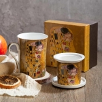 Порцеланова чаша за чай 300 мл с филтър и капаче, Целувката