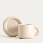 чаша с чинийка за чай в цвят крем