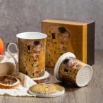 Порцеланова чаша за чай 300 мл с филтър и капаче, Целувката