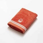 Кърпа за баня 50 x 90 см Rainbow, червен цвят, United Colors Of Benetton