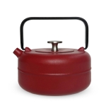 червен емайлиран чугунен чайник
