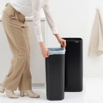 Кош за смет 30 литра Bo Touch - Matt Black, Brabantia 