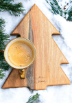 Орехова дъска за сервиране във формата на Коледна Елха, 28 x 20 см