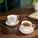 Комплект чаши с декорация цветя