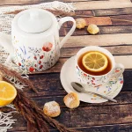 красив порцелан за чай с макове