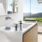 стоманен диспенсър за течен сапун