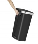 Кош за отпадъци 50 литра с вградени колелца HANA, черен цвят, EKO EUROPE Холандия