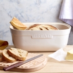 Кутия за хляб с дъска 35.5 х 24.5 см BREAD BOX, червен цвят, EMILE HENRY Франция