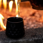 термочаша без капак в черен цвят