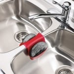 Аксесоар за мивка двоен SADDLE, червен цвят, UMBRA Канада