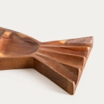 красиво акациево плато с форма на риба