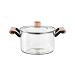 тенджера от стъкло с дървени дръжки