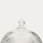 стъклен съд с капак за съхранение