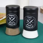 стъклени бурканчета за сол и пипер