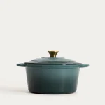 кръгла чугунена тенджера с капак