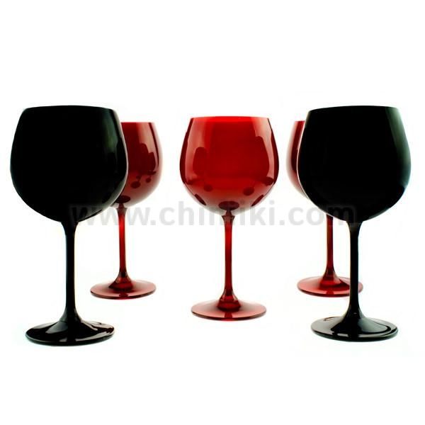 цветни чаши за вино