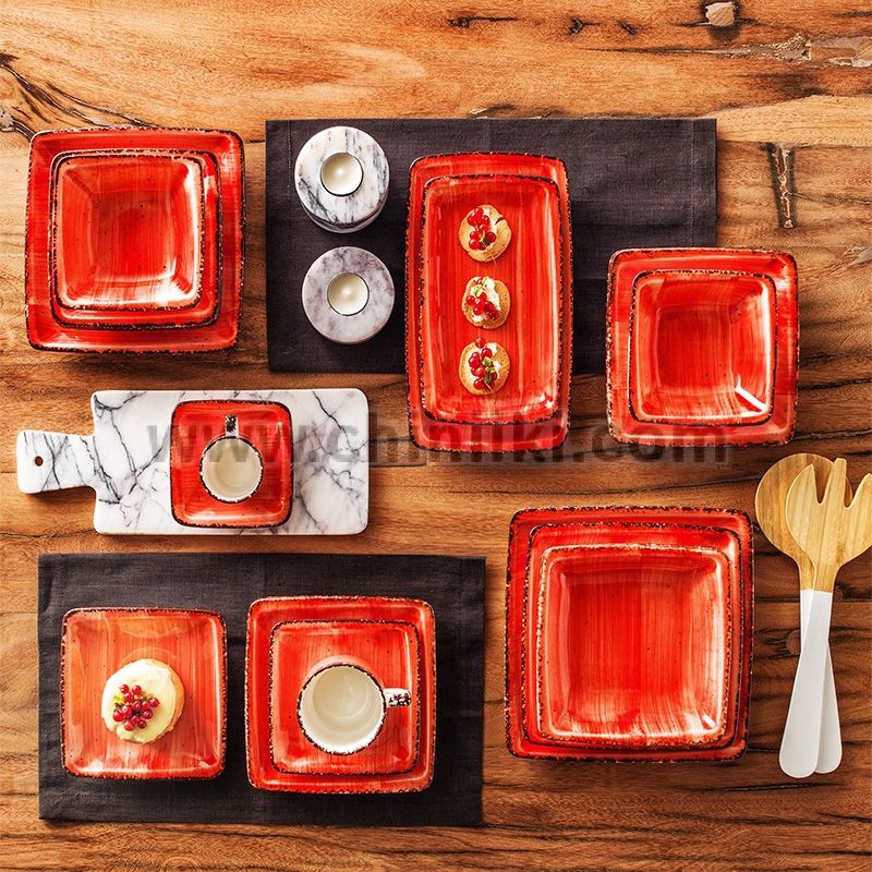 Порцеланова квадратна чиния за десерт 17 x 17 см RED, GÜRAL Турция