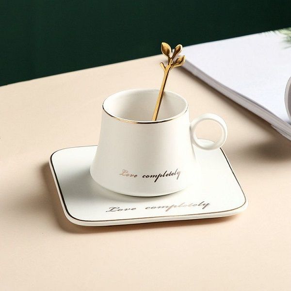 Порцеланова чаша с чинийка и лъжичка за кафе и чай 160 мл, WHITE LOVE COMPLETELY